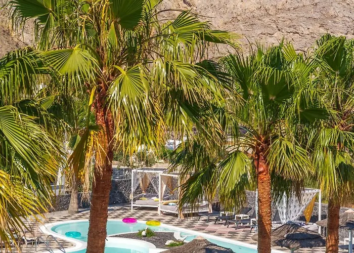 Sandy's Paradise Perissa (Santorini)